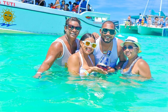 RIU República Airport Transportation - Private Round Trip Shuttle - The value of $80 for one to six passengers