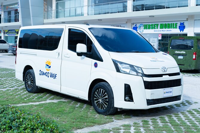 Round Trip Top-Rated Punta Cana Airport Transfer to your Hotel - Finding the welcome team at Punta Cana Airport