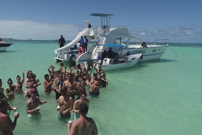 Sabina del Mar Party Boat VIP - Drinks, snacks, and what VIP means here