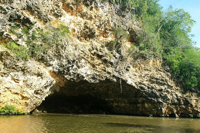 Safari discovery to Boca De Yuma – Nature, Discovery And History Of A Population - Benerito, the village beyond the hotels