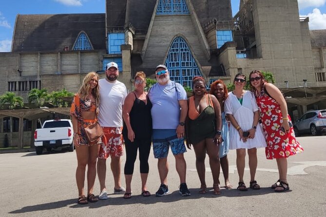Safari tour with Jhoraji : mountain rivers and local market - Ending at Macao Beach