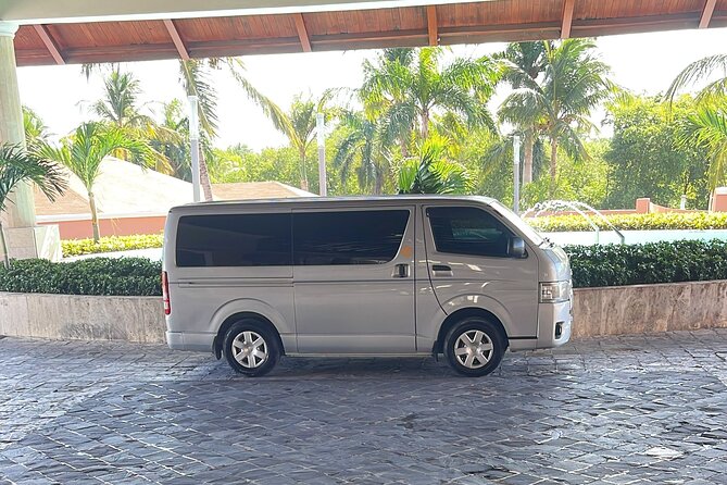 Safe transport and shuttle service in Punta Cana Dominican Rep. - Comfort, timing, and communication on the road