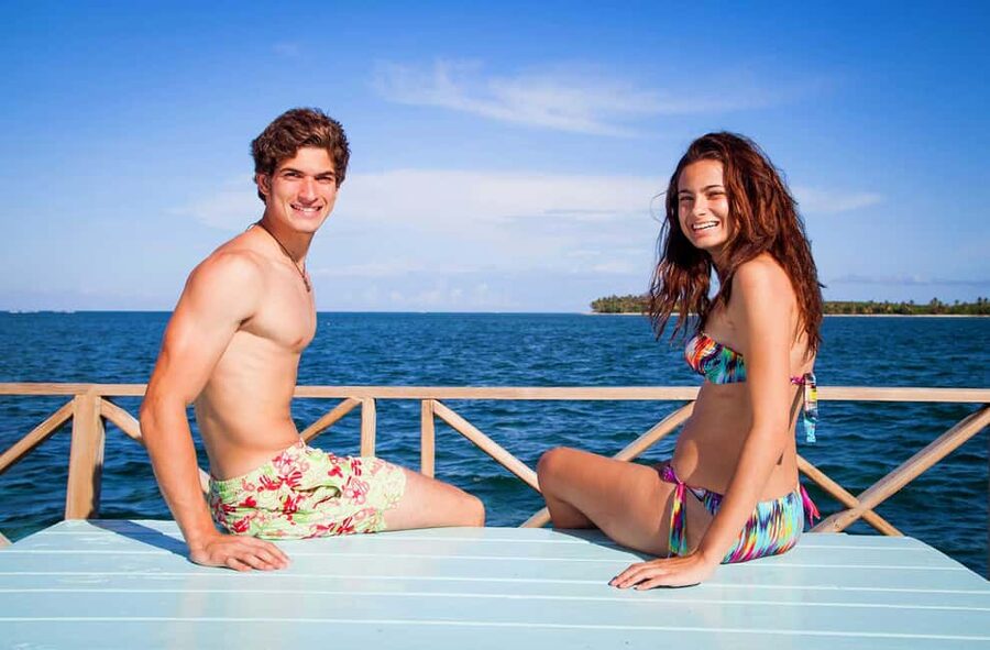 Sailing Splash Tour Speedboat, Snorkel, and Catamaran - Sharks, stingrays, and the marine-life encounter