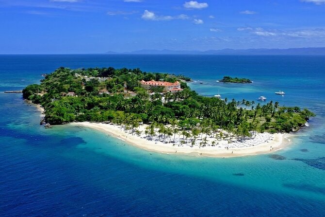 Samaná El Limón Waterfall and Isla Cayo Levantado from Punta Cana - What the $120 price really covers
