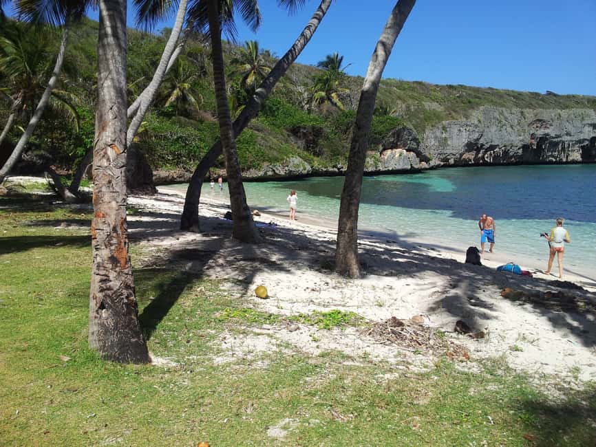 Samana: Fronton & Madame Beach tour Las Galeras - Playa Madama adds a second kind of beach