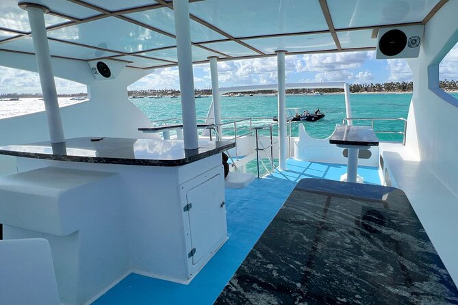Sand-Bar Punta Cana Party Boat unlimited drinks, snorkeling Vibes - What this Punta Cana boat trip is really like