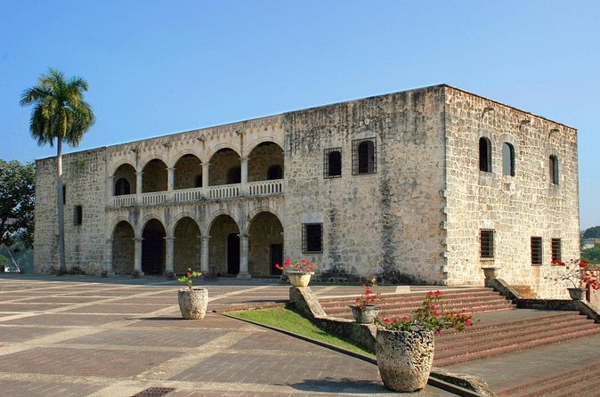 Santo Domingo - The National Pantheon in 30 minutes