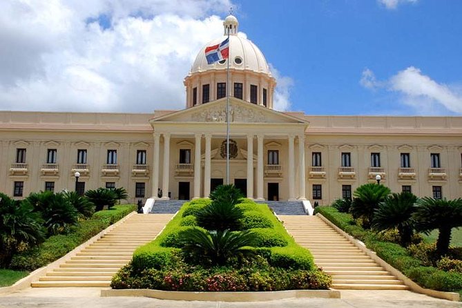 Santo Domingo City - Full Day All Inclusive Tour - Entering Santo Domingo’s colonial center