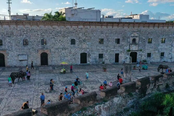 Santo Domingo City Tour from Punta Cana Full-Day - Panoramic views of the National Palace and Columbus Lighthouse