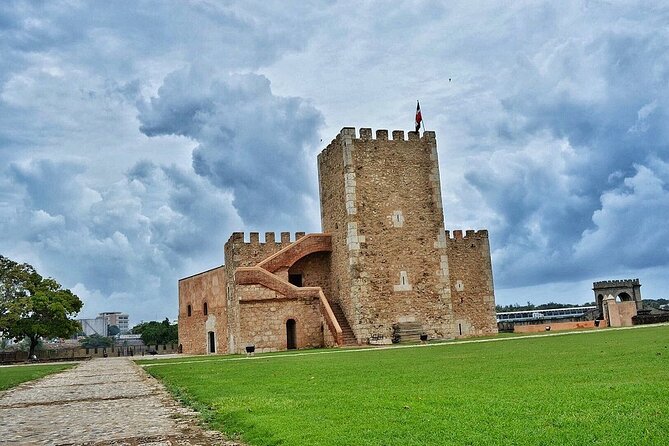 SANTO DOMINGO/ City tour - the best Adventures & traditional - Pickup from Punta Cana and the ride to the capital
