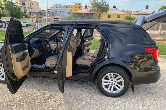 Santo Domingo Elite Transport: Premier and Stylish Car Services. - What is included, and what is not clear
