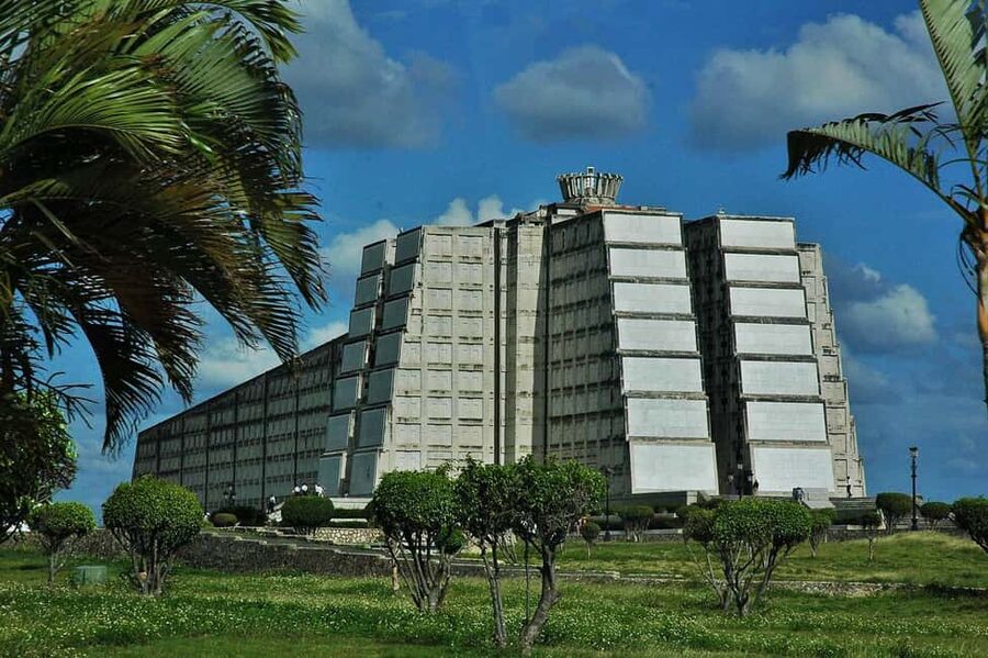 Santo Domingo Tour with caves from Punta Cana - Columbus Lighthouse and the story of discovery