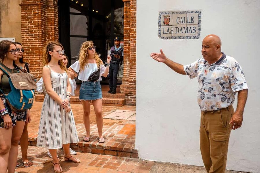 Santo Domingo Tour with caves from Punta Cana - A 30-minute look at the National Palace
