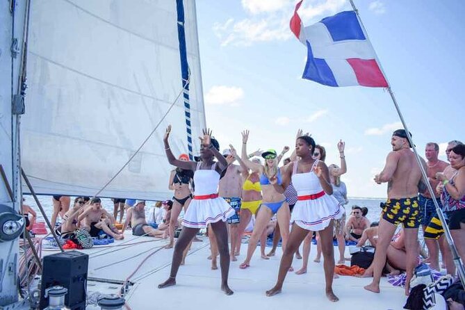 Saona Island Catamaran Adventure with Free Food and Transportation - The speedboat ride to the natural pool