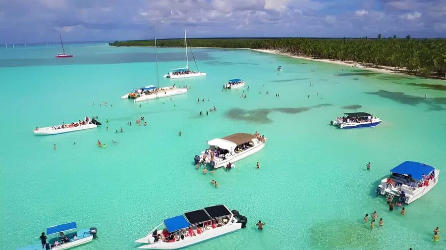 Saona Island Day Trip + Lunch + Open Bar from Punta Cana - Saona Island beach time and lunch