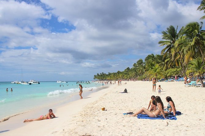 Saona Island Excursion by Catamaran and Speedboat - Why Saona makes a good day trip from Punta Cana