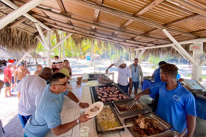 Saona Island, Natural pool Starfish, Fast boat, Catamaran +Dances - What the day gets right