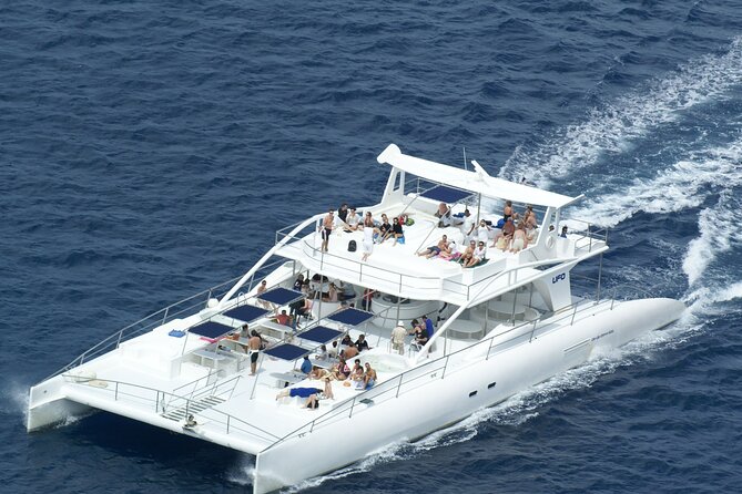 Saona Island Tour Catamaran Buffet Lunch & Full Day Trip - Boat changes, crowding, and comfort