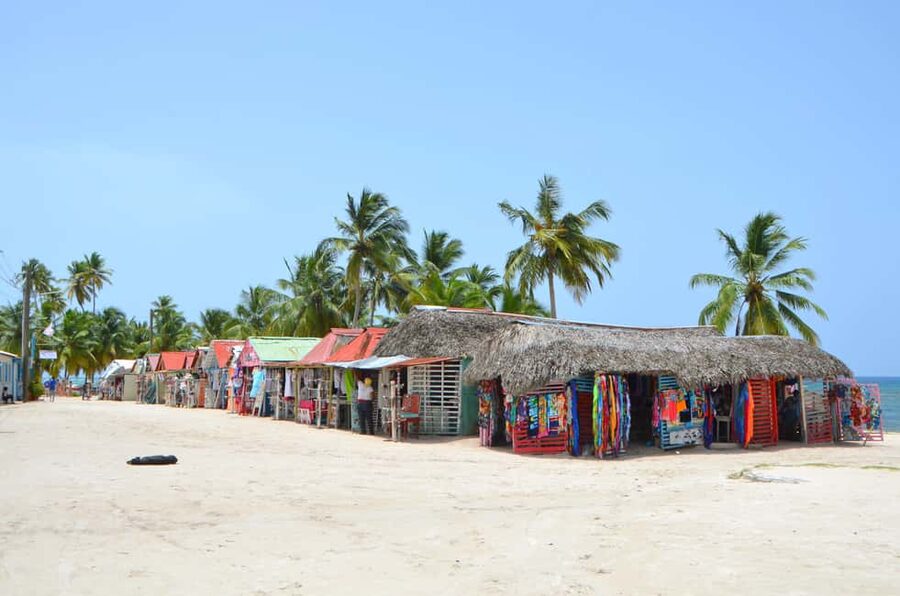 Saona Special Tour: 4 Beaches with Canto from Punta Cana - Saona Paradise brings lunch and comfort