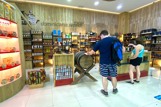 Shopping tour Punta Cana rum cigars coffee larimar chocolate souvenirs mamajuan - Chocolate and Dominican Coffee