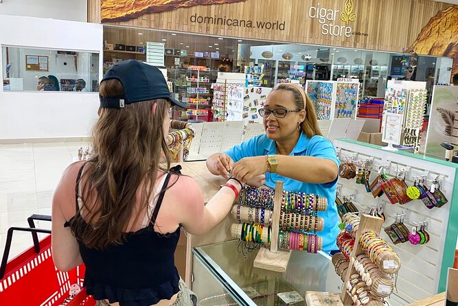 Shopping tour Punta Cana rum cigars coffee larimar chocolate souvenirs mamajuan - The Other Store Sections
