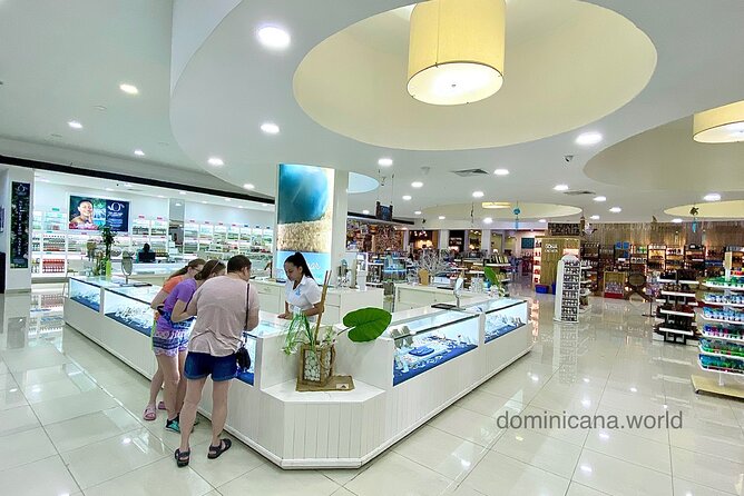 Shopping tour Punta Cana rum cigars coffee larimar chocolate souvenirs mamajuan - Who Will Enjoy Bella Mare Most