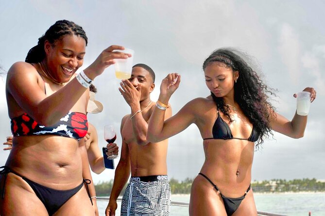 The Wildest Hip Hop Party Boat in Punta Cana Adults Only - Music, drinks, and the open-bar setup