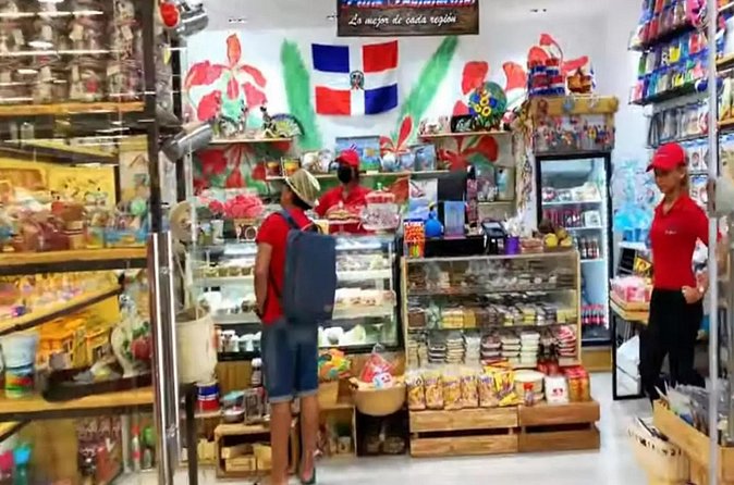 Tour of Souvenirs, Shopping in Punta Cana with Transportation Included - Language support depends on the guide assigned