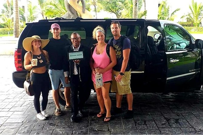 Transfers From Punta Cana Airport (PUJ)<=> To All Place at Uvero Alto Punta Cana - The 45 to 55 minute ride to Uvero Alto