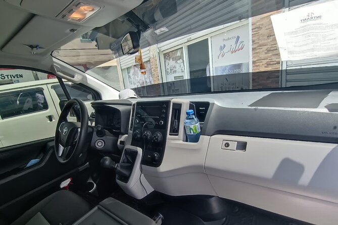 Transfers of 1-6 people Punta Cana area - Clean Vehicles, Air Conditioning, and Communication