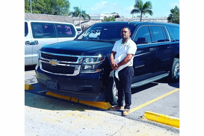 traslado privado SUBURBAN/CADILLAC round trip PUNTACANA-UVEROALTO - Wi-Fi, water, and child seats: read the fine print
