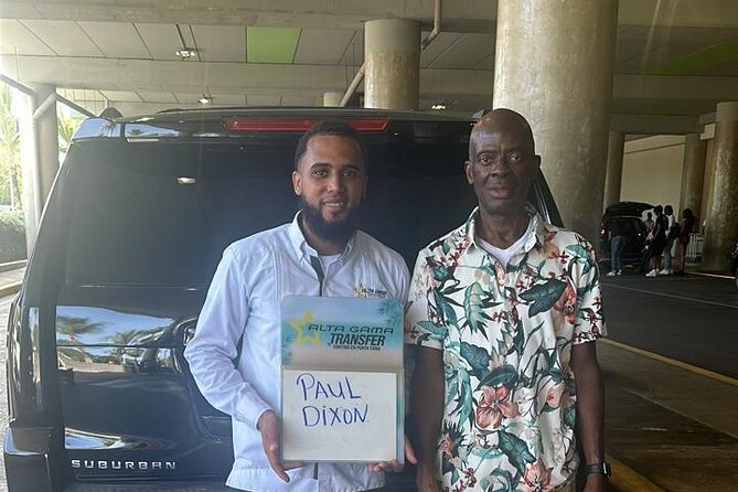 Uvero Alto Luxury and Safety VIP Cadillac transfer - Meeting the driver and handling luggage