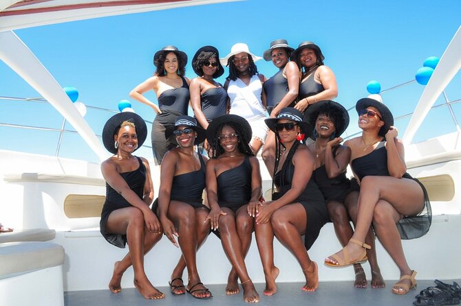 VIP Premium Yacht -Party Boat-Brunch - Open-bar service and the party-boat mood
