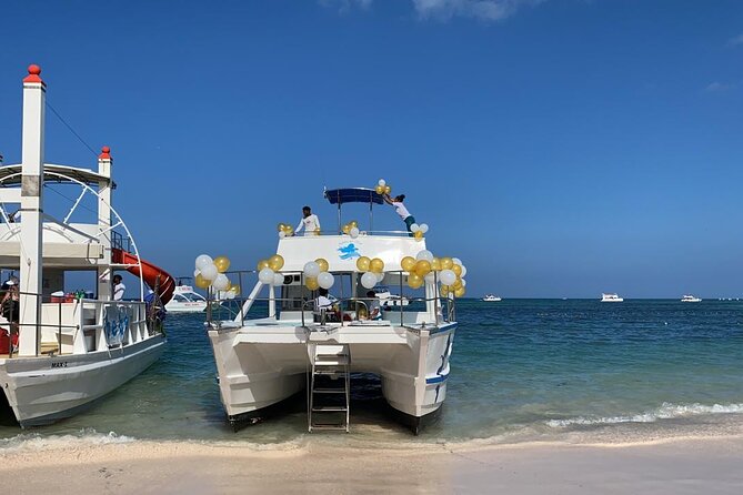 VIP Private Booze Cruise with Live Dj and BBQ in Punta Cana - A private way to see Punta Cana from the water