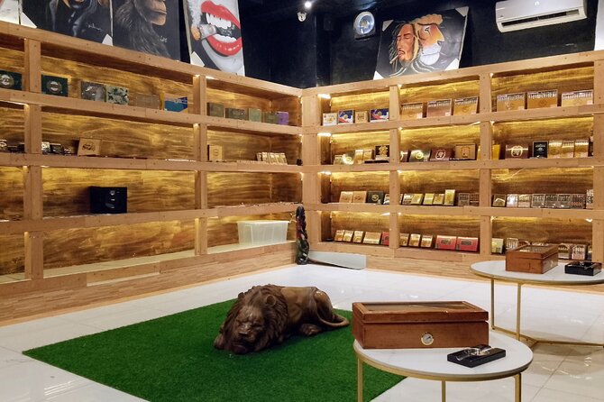 World Mart Souvenirs Store - Free Pick-up / Drop-off - How the $5 price works for your trip