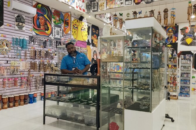 World Mart Souvenirs Store - Free Pick-up / Drop-off - Should you book this $5 experience?