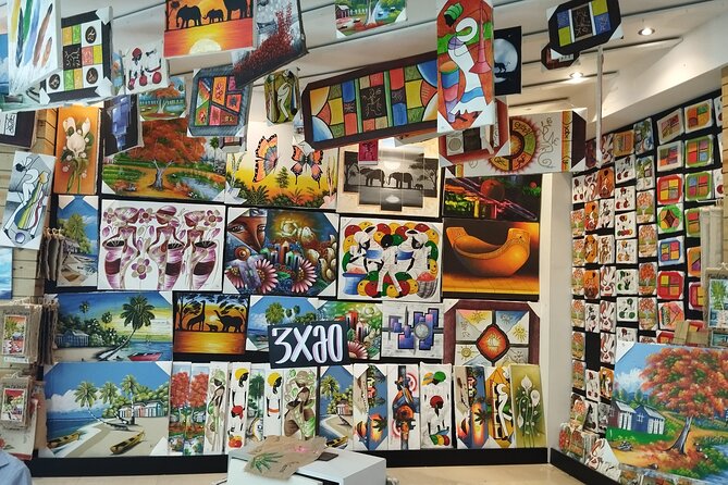 World Mart Souvenirs Store - Guided Tour - Pickup, timing, and group size