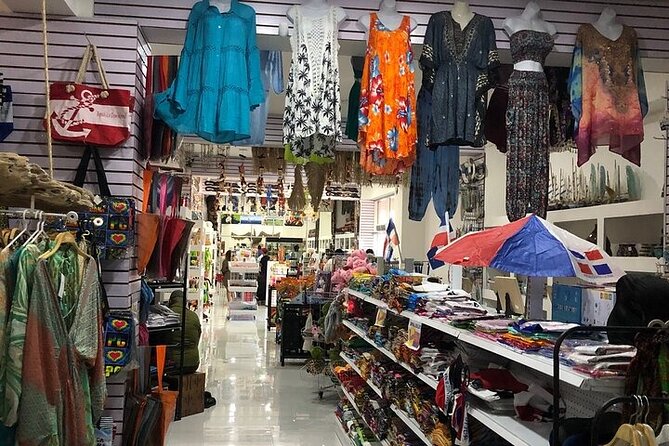 Worldmart Souvenirs Punta Cana (Round trip transportation) - A two-hour shopping stop with transport built in
