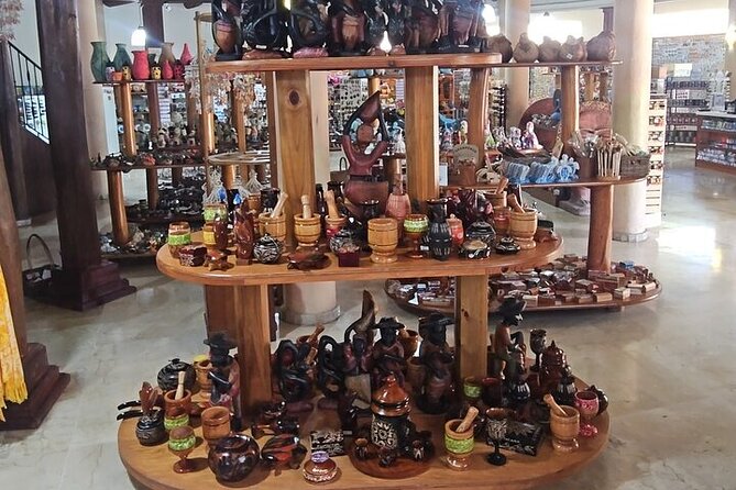 Worldmart Souvenirs Punta Cana (Round trip transportation) - Practical booking advice for your Punta Cana day